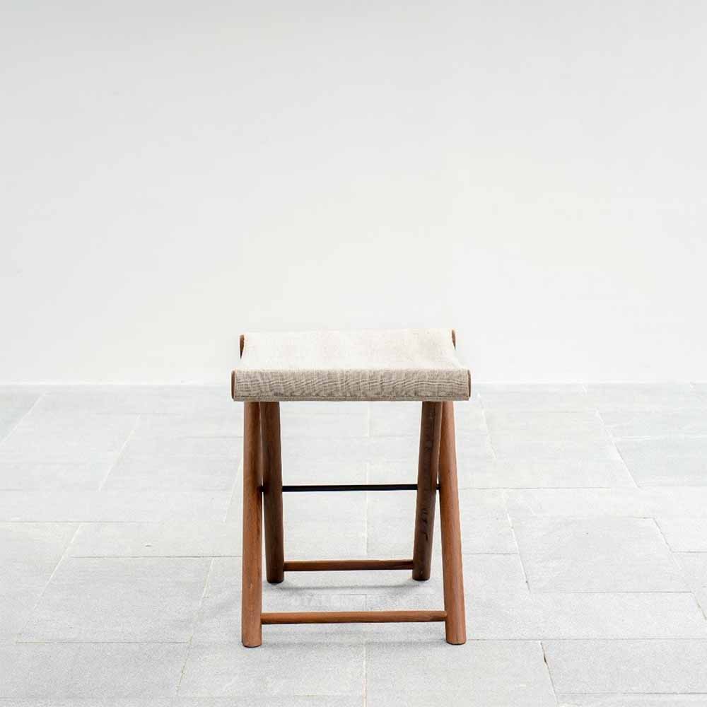 WoodeNStool3-min